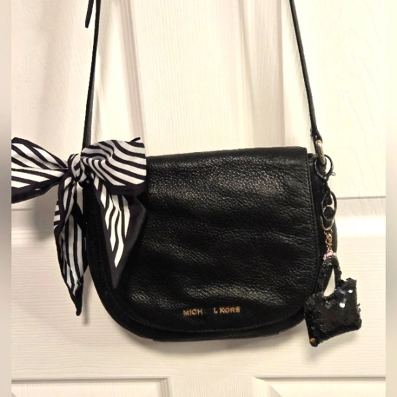 Michael Kors Handbags - Michael Kors Purse crossbody